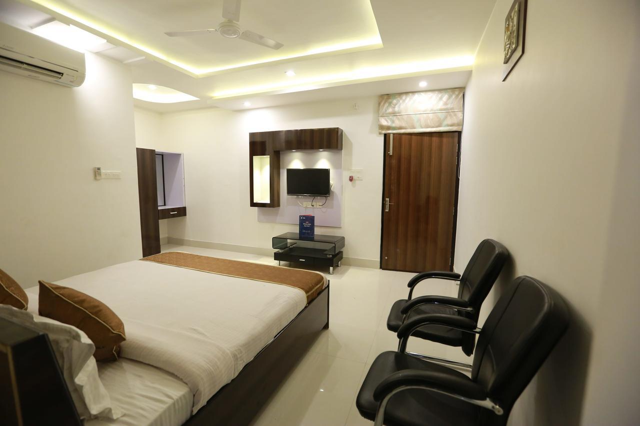 Oyo 8837 Hotel Surya Galaxy Kanpur Exterior foto