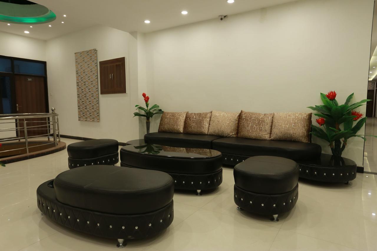 Oyo 8837 Hotel Surya Galaxy Kanpur Exterior foto