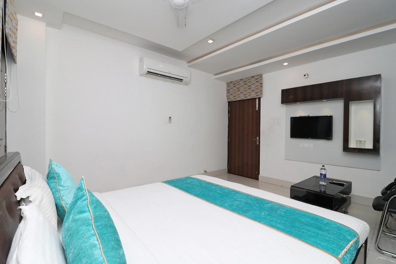 Oyo 8837 Hotel Surya Galaxy Kanpur Exterior foto